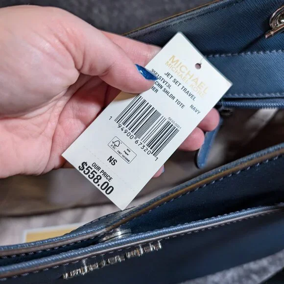 Michael Kors Jet Set - Picture 5 of 6